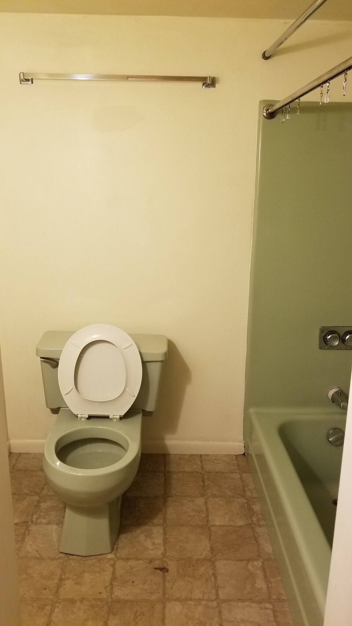 Building Photo - 2752 University Ave