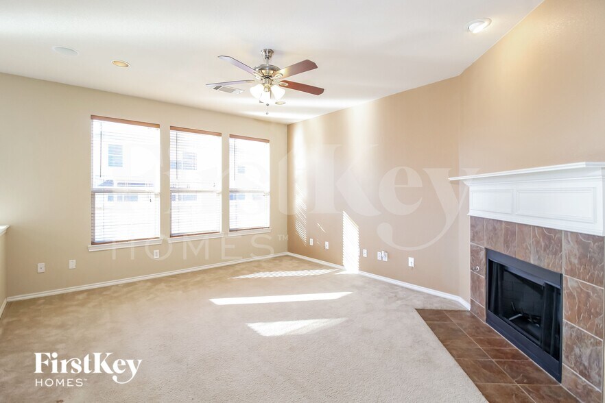 Building Photo - 4532 Fir Dr