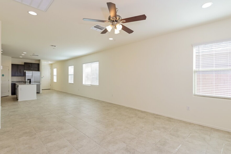 Building Photo - 11208 S Weismann Dr
