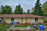 Building Photo - Cute 2 Bedroom 1 Bath in a 4-PLEX