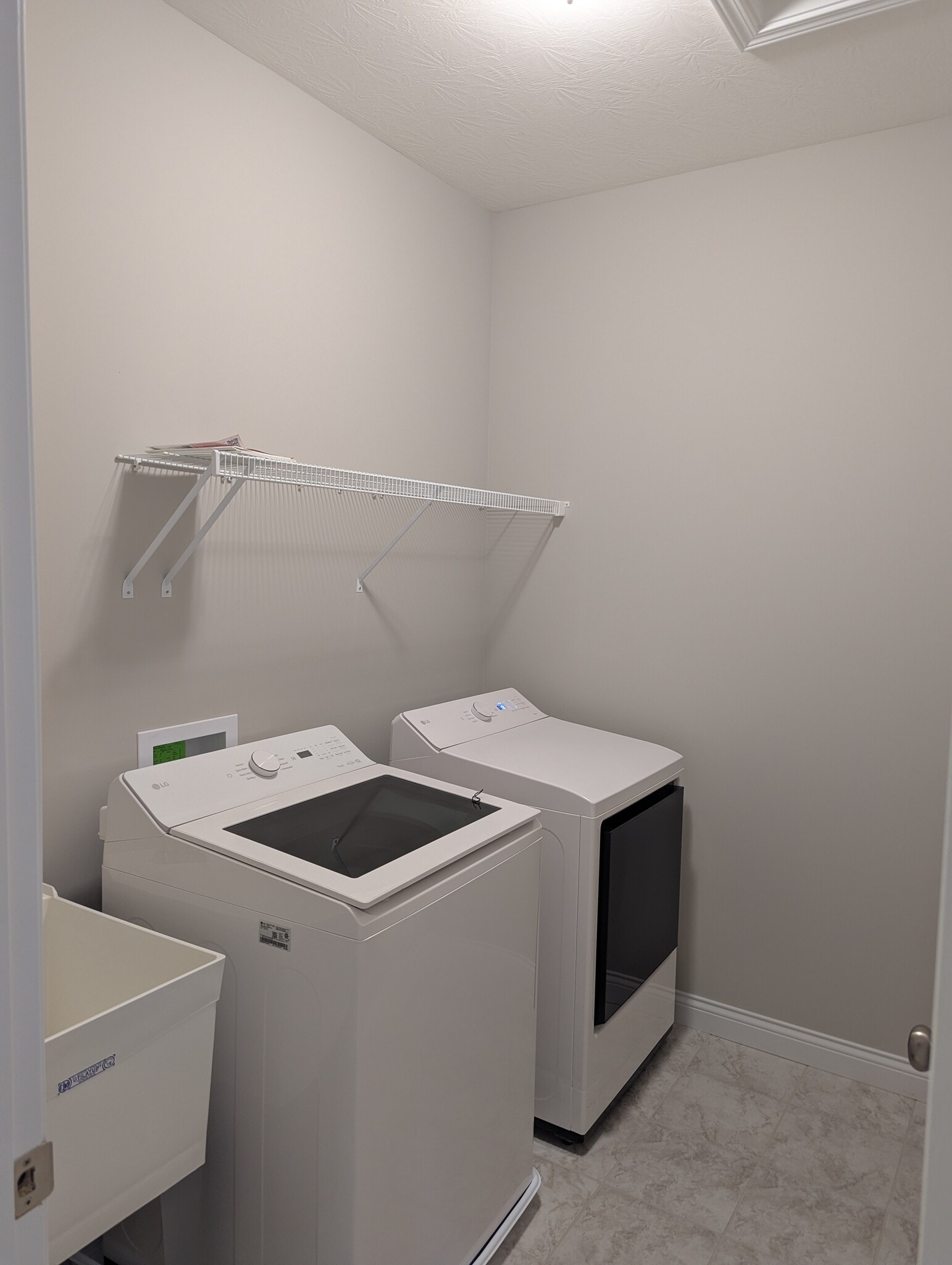 2nd Floor Washer and Dryer - 5689 Ohio Trl