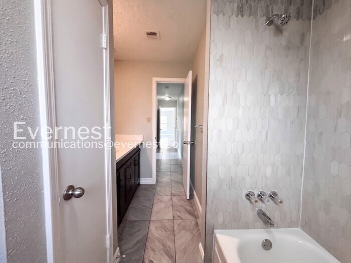 Building Photo - 1334 Willersley Ln