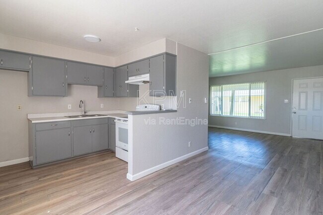 Building Photo - 10400 Lower Sacramento Rd