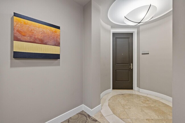 Building Photo - 2211 E Camelback Rd