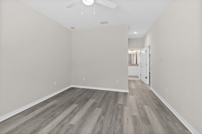 Building Photo - Brand New 1/2 duplex available NOW!