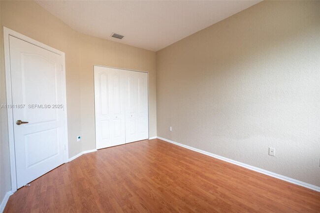 Building Photo - 1770 NE 37th Pl