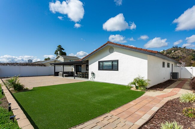 Building Photo - Mt. Helix Ranch Home with Views