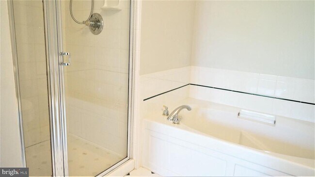 Building Photo - 12195 Abington Hall Pl