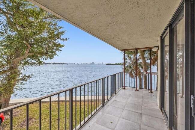 Building Photo - 7751 NE Bayshore Ct
