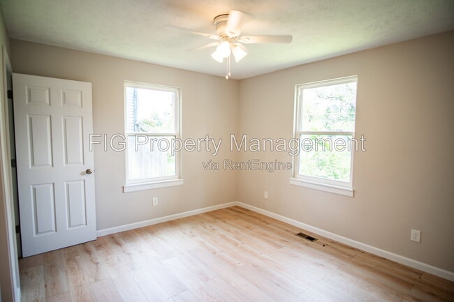 Building Photo - 607 Hillview Rd