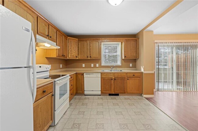 Building Photo - 35 Mapleville Main