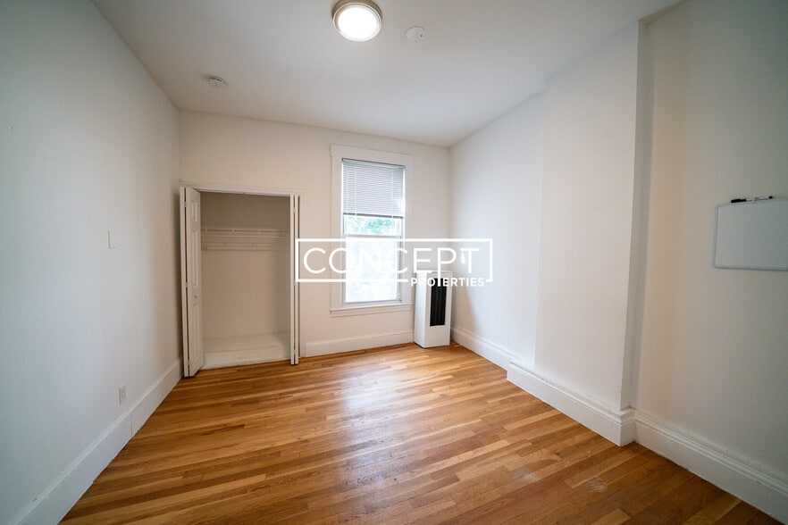 Building Photo - 38 Newton St