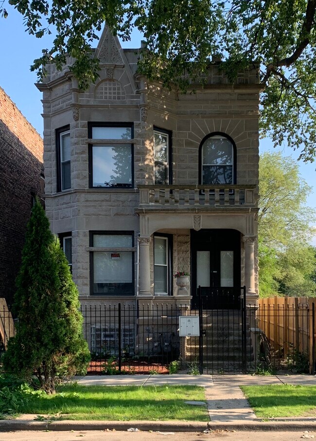 Primary Photo - 3851 W Adams St