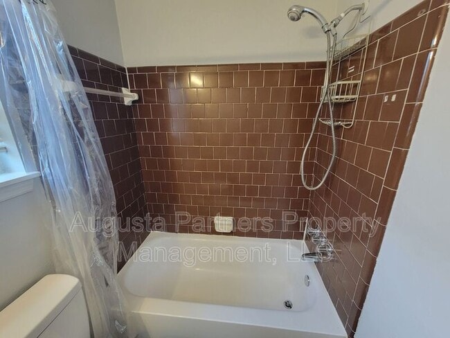 Building Photo - 4536 Hillside Dr