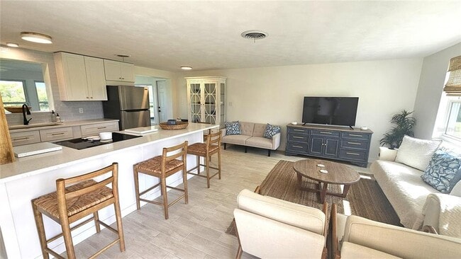 Building Photo - 1210 Maryknoll Rd