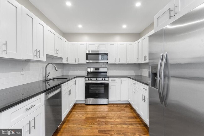 Building Photo - 518 S 56th St