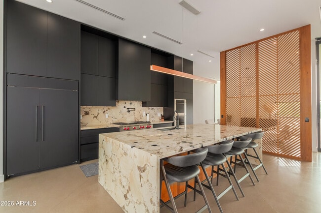 Building Photo - 4905 E White Gates Dr