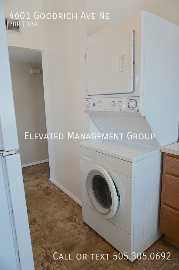 Building Photo - 4601 Goodrich Ave NE