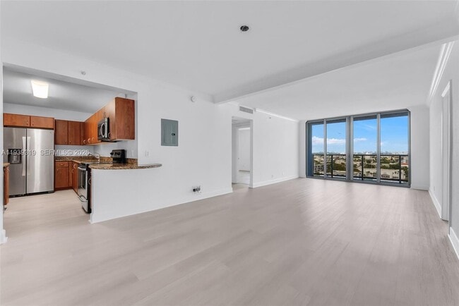 Building Photo - 401 69th St