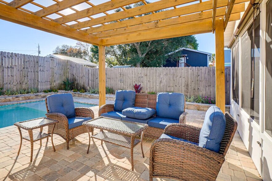 Building Photo - 21405 Palm Ave