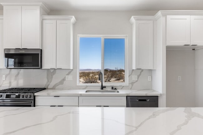 Building Photo - 10201 Crest Rd