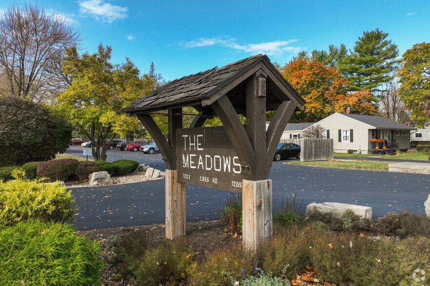 Building Photo - The Meadows
