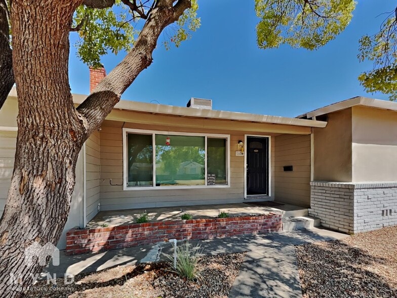 Building Photo - 2428 Drayton Dr