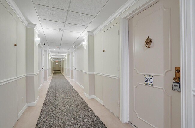 Building Photo - 2121 N Ocean Blvd