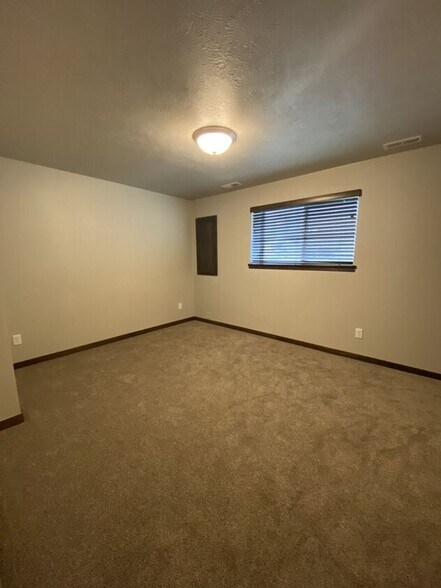 Building Photo - 1114 N Brennan Ct