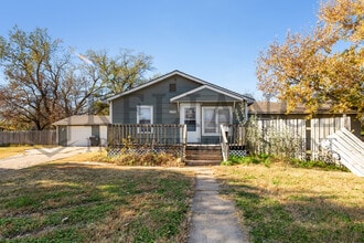 Building Photo - 1823 S Hiram St