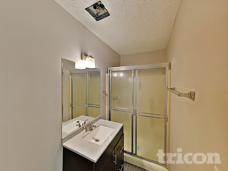 Building Photo - 507 Neil Ct