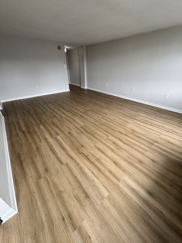 Building Photo - 967 Asylum Ave