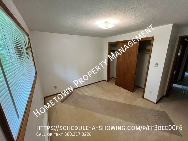 Building Photo - 3 Bedroom Rambler Available now!!