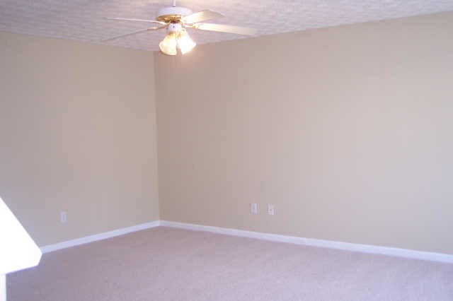 Building Photo - 3035 Fields Dr