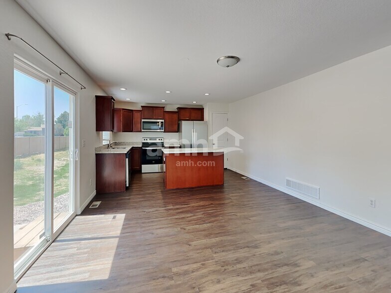 Building Photo - 2496 Sierra Springs Dr