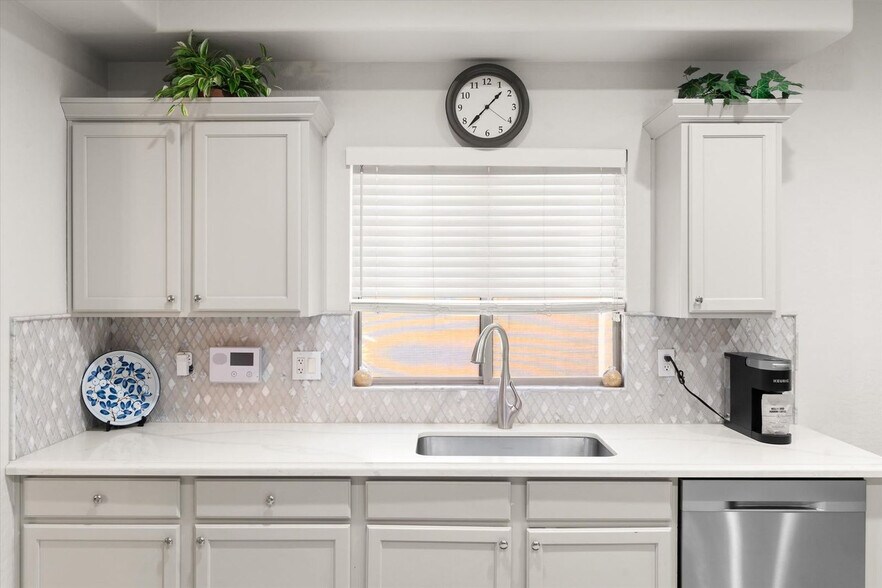 Building Photo - 16310 N 151st Ave