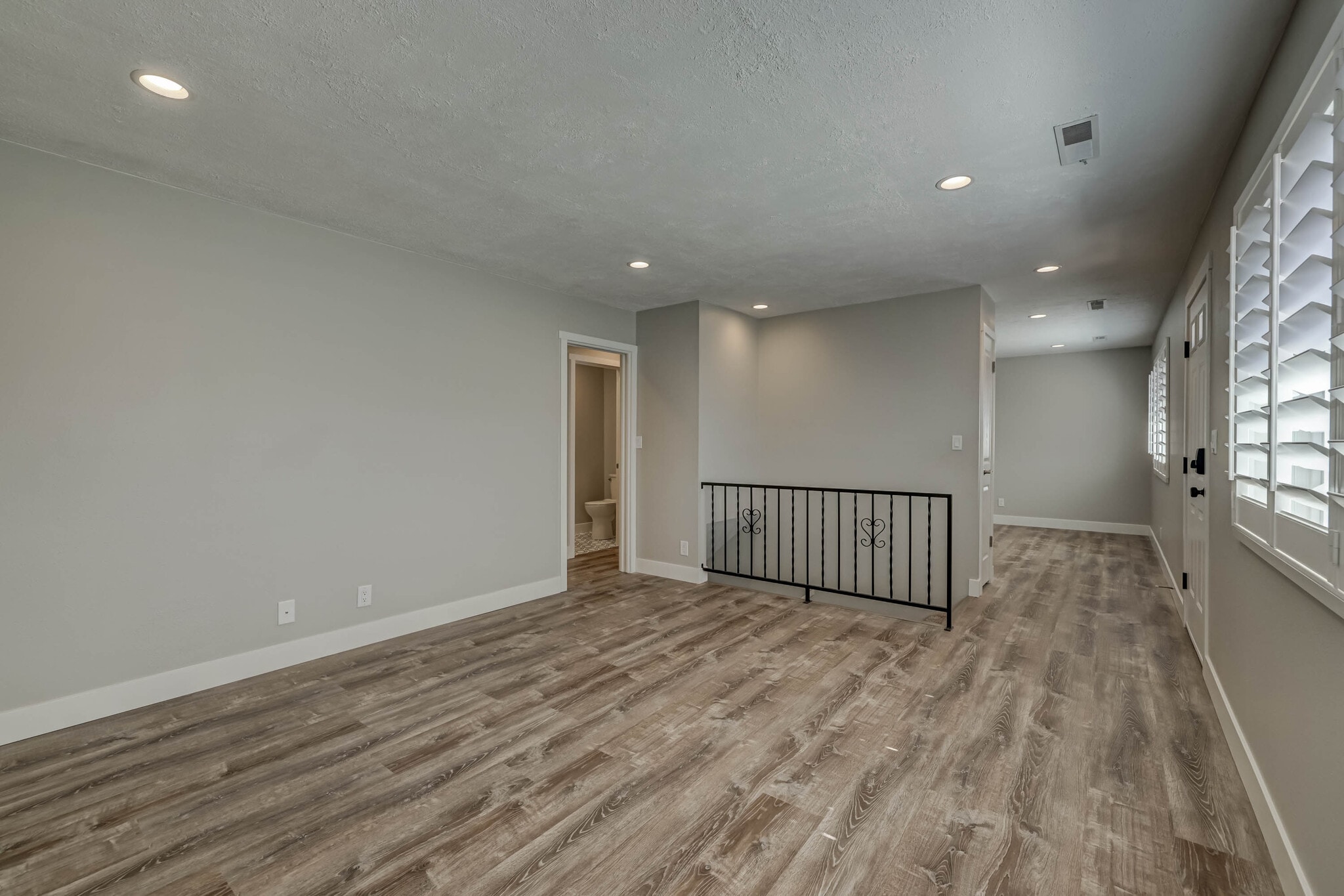 Building Photo - 660 S 400 E