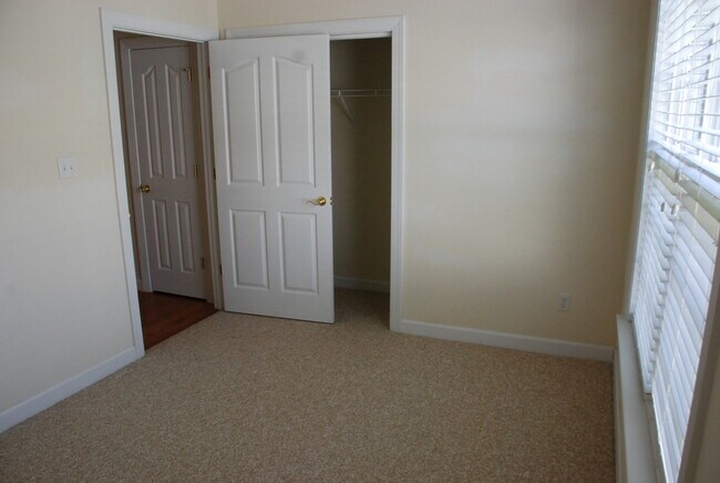 Building Photo - Renovated house for rent at Villages of We...