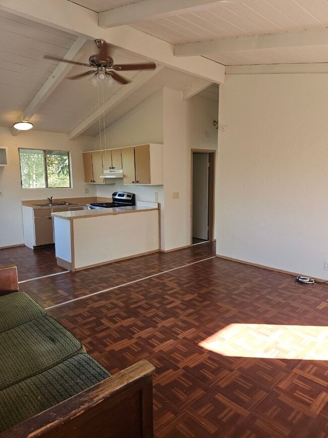 Building Photo - 11-3482-3482 Plumeria St