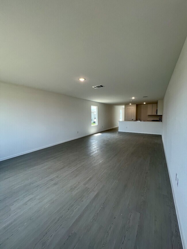 Building Photo - 9175 Trails End