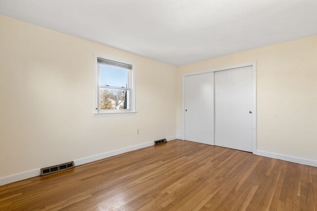 Building Photo - 19 Moreland Ave