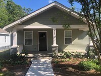 Building Photo - 823 Green Ave