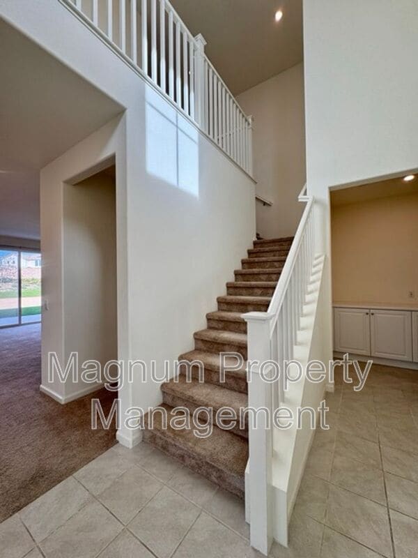 Building Photo - 31310 Reserve Dr