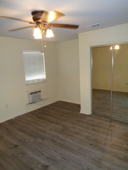 Building Photo - 5264 Brightside View Dr