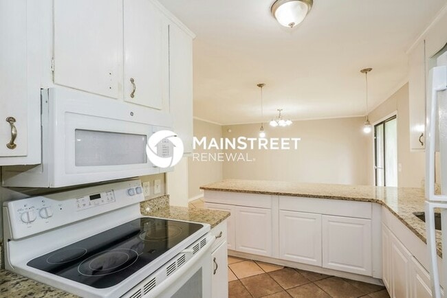 Building Photo - 3 Bedroom Pet-Friendly Home in HENDERSONVILLE, TN with Main Street Renewal