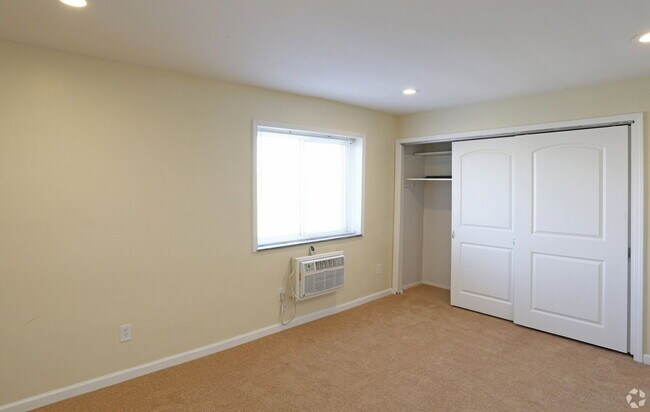 Building Photo - 5450 Beechmont Ave