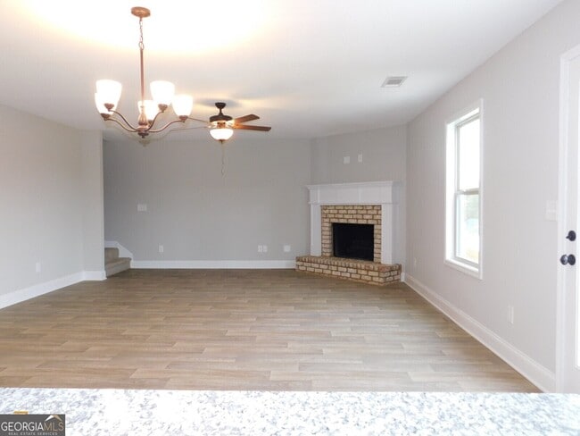 Building Photo - 2214 Savannah Dr