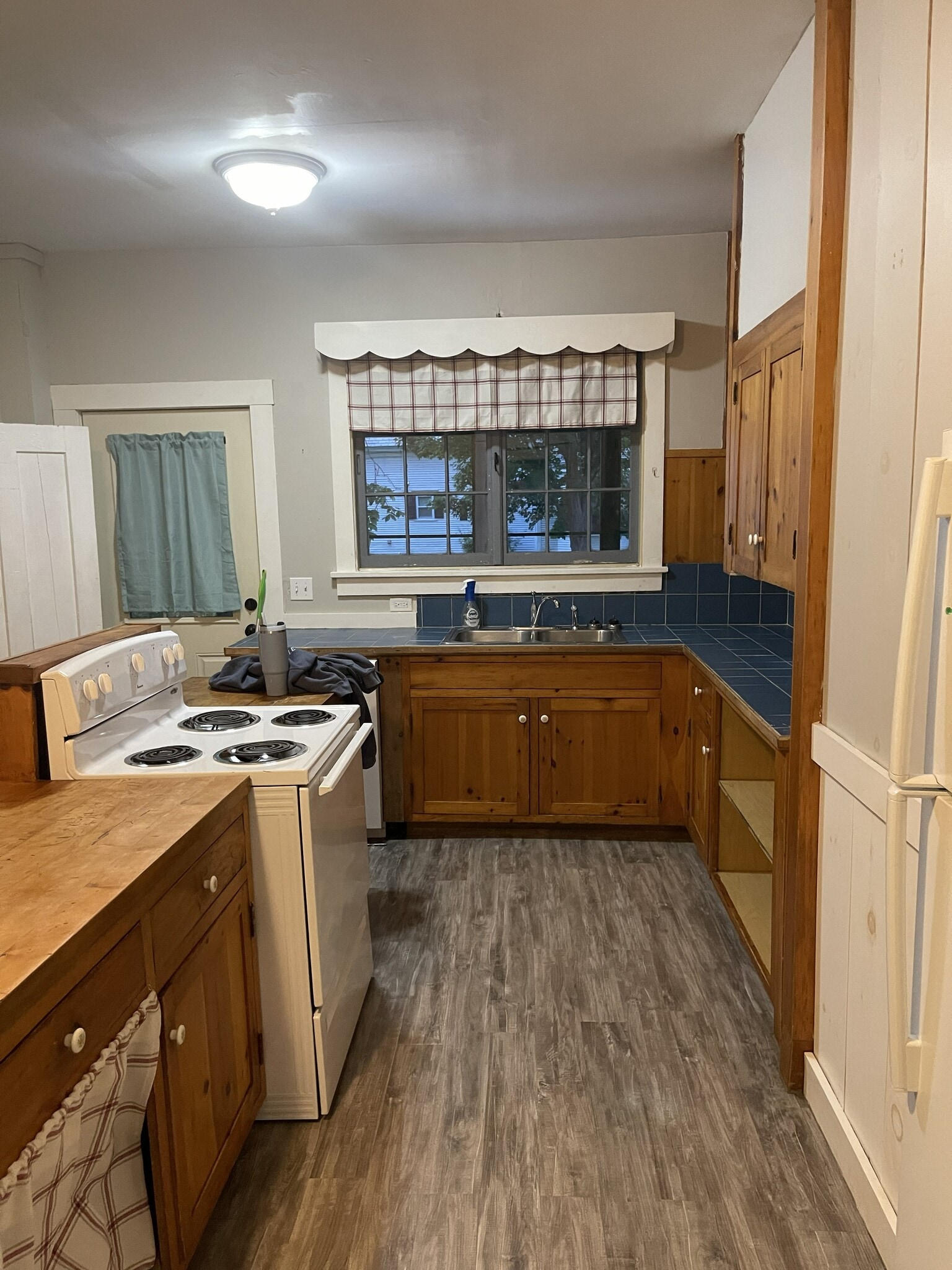 Kitchen - 60 Summer St
