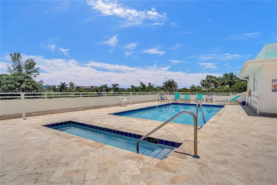 Building Photo - 150 Sunny Isles Blvd