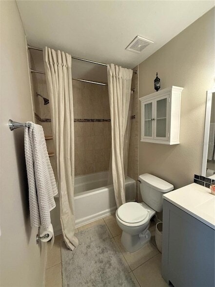 Building Photo - 10053 Lake Oak Cir